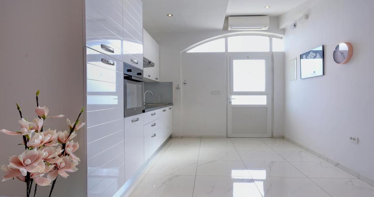 Adorable Apartment Ena Kaštela Zewnętrze zdjęcie